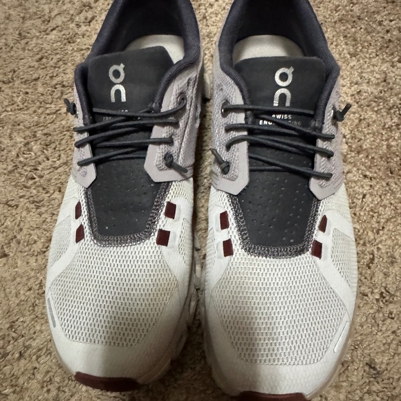 On (Cloud) Shoes - Picture 1 of 4